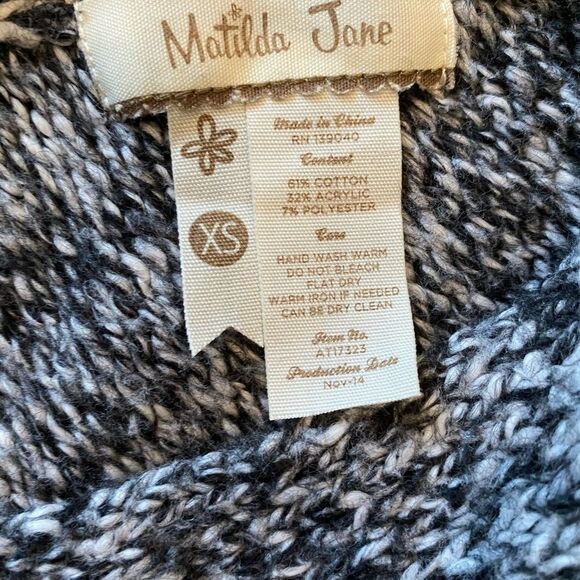 MATILDA JANE Hello Lovely MARVELOUS MARLED VEE Black Gray Oversized Sweater XS - Picture 5 of 8
